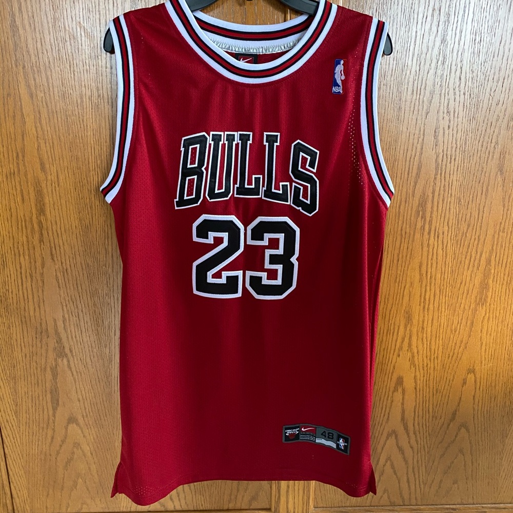 Nike Men’s Chicago Bulls Michael Jordan Jersey
